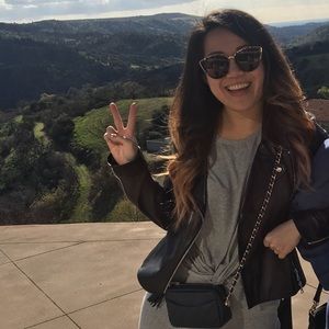 Meet your Posher, Valerie